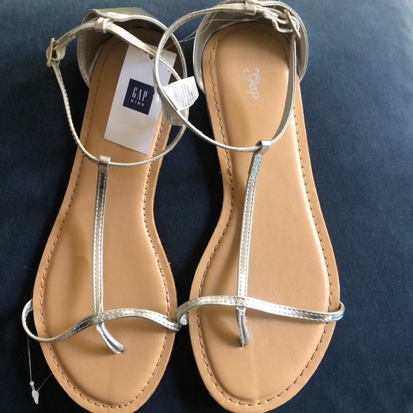 GAP Other - NEW Gap Kids Silver Sandals   size 4 girl